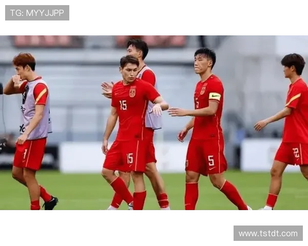 国足再度鏖战亚预赛主场逆转劲敌展现顽强斗志重燃晋级希望 国足再度鏖战亚预赛主场逆转劲敌展现顽强斗志重燃晋级希望