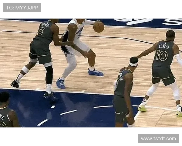 NBA新赛季开幕在即,球队备战动态、球员伤病与转会流言成焦点 NBA新赛季开幕在即,球队备战动态、球员伤病与转会流言成焦点