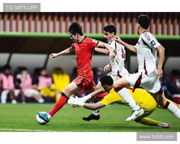 中国足球队迎战强敌 亚洲杯小组赛首战冲击开门红