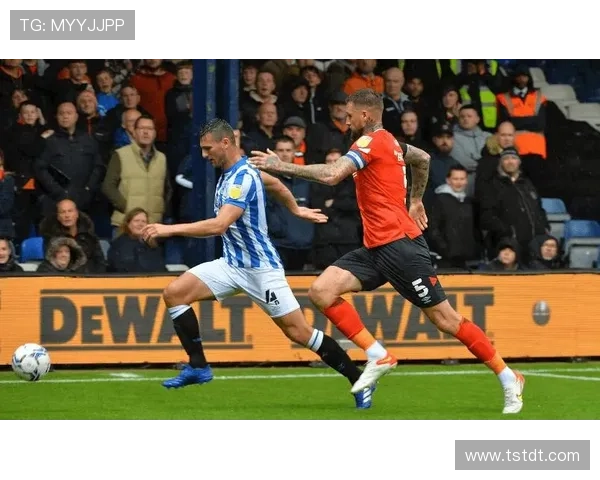 哈德斯菲尔德俱乐部宣布新赛季目标坚定 继续冲击英冠联赛前四