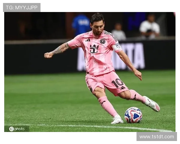 梅西加盟迈阿密国际首秀即破门 展现传奇球技引爆美国足球热潮