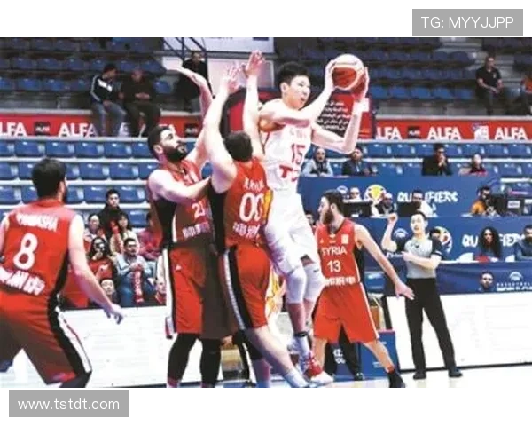 篮球世界杯激战正酣 中国男篮拼搏精神引发热议 球迷期待更多突破