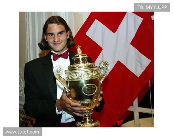 费德勒宣布退役后首度公开亮相 网球界迎来传奇落幕时刻